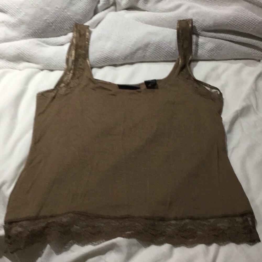 Banana republic M lace trimmed tank nwot